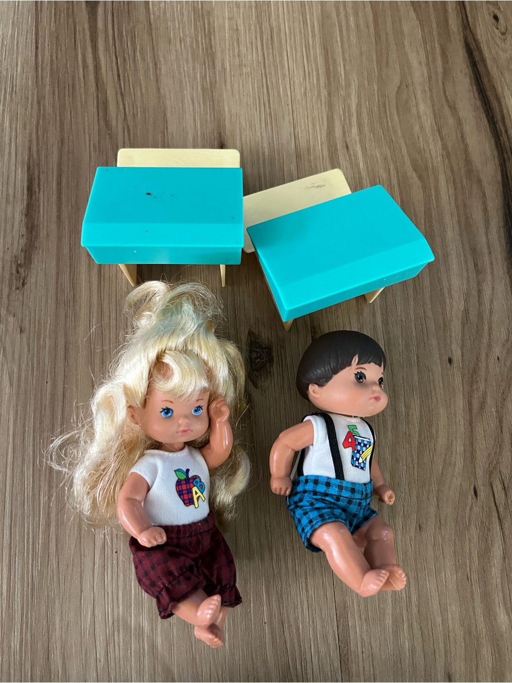 Barbie MATTLE #13914 Toddler Boy & Kelly Teacher School 2 Dolls &2 Desks